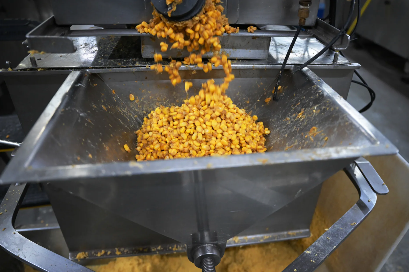 Fresh Tortillas available at Denver's Best Tortilla Factory! The Raquelitas Tortillas Tortilla Shop makes Denver's best-selling tortillas available to the public.